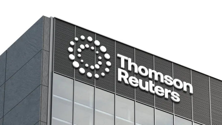 Transformacija Upravljenja Ugovorima: Novi Standardi kroz AI i Partnerstvo Thomson Reuters i Icertis